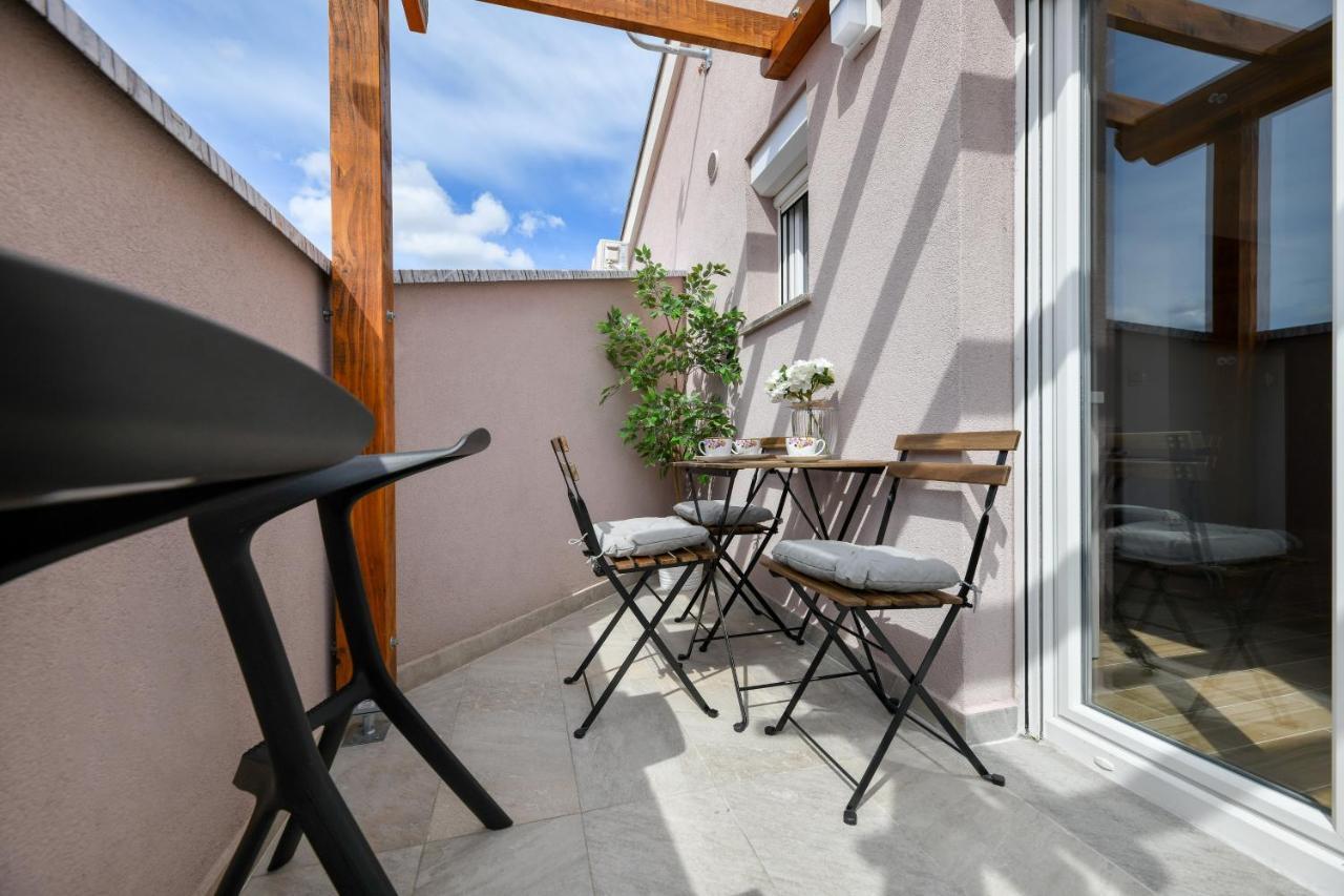 Modern Holiday Apartment "Libra" With Swimming Pool Posedarje Zewnętrze zdjęcie