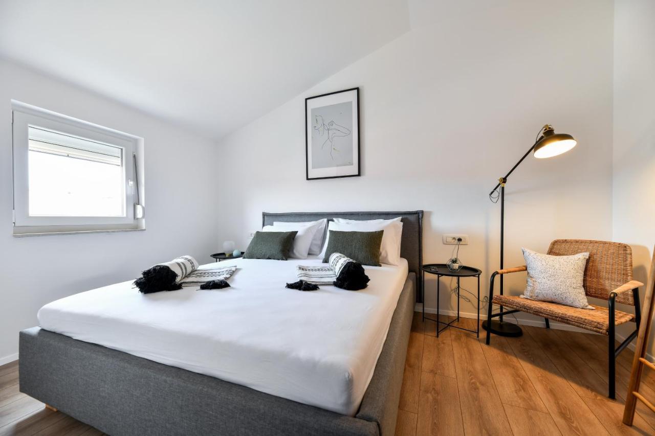 Modern Holiday Apartment "Libra" With Swimming Pool Posedarje Zewnętrze zdjęcie